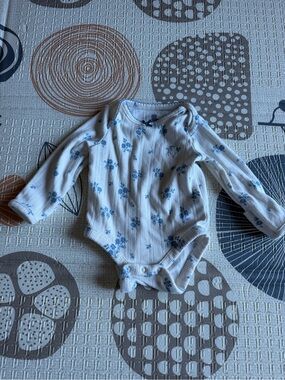 GAP White Ribbed Long-Sleeve Bodysuit with Blue Floral Print